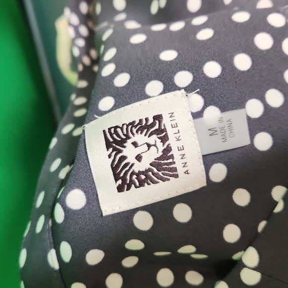 Anne Klein polkadot top, size M - Picture 6 of 6